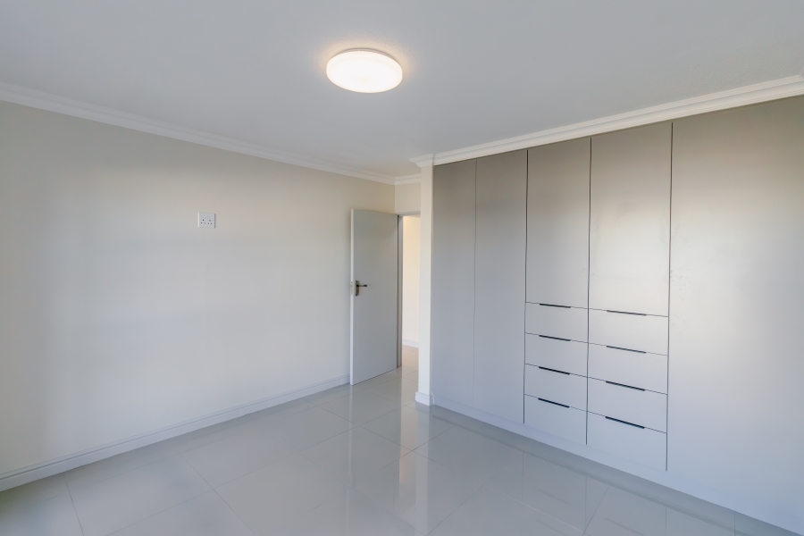 3 Bedroom Property for Sale in Bloubergrant Western Cape